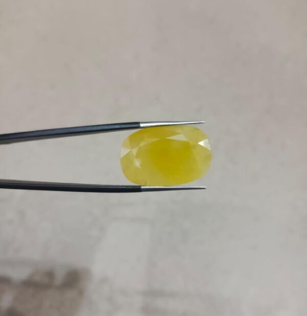 Yellow Sapphire 33.05ct - Image 2