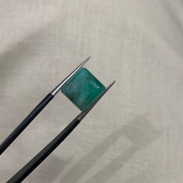 Zambian Emerald 8ct - Image 2